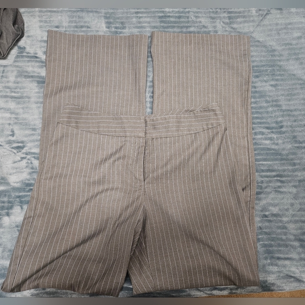Womens Worthington stretch pinstripe dress pants! - Picture 2 of 7